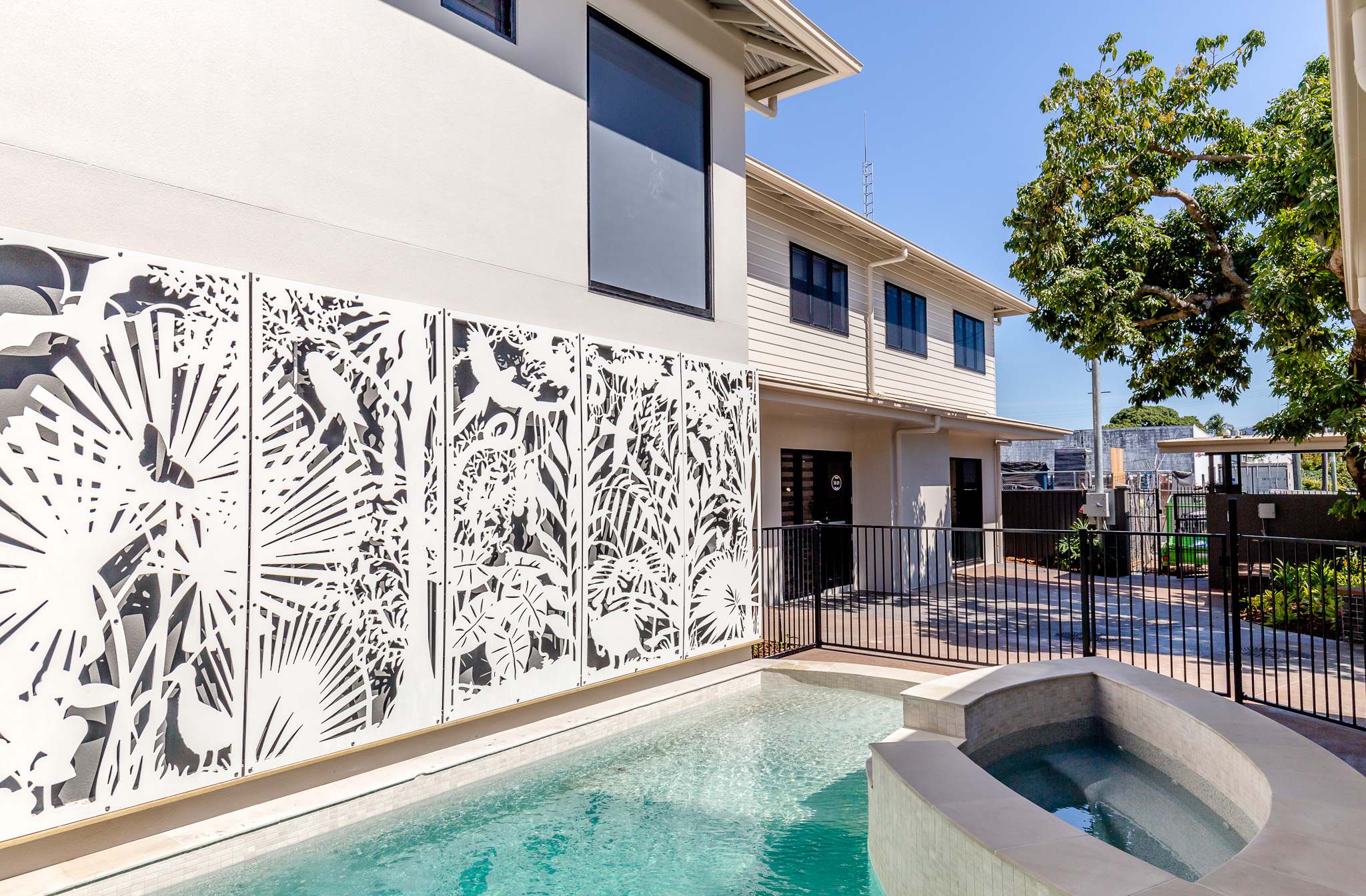 Student accommodation in Cairns | Cairns Kangarooms Student Living - Pool